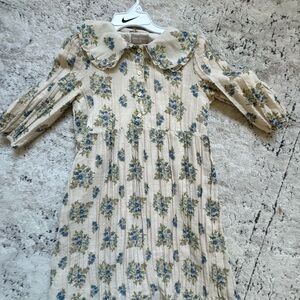 Cream Floral Kids Dress with Blue Flowers brand ONE CHILD size 10